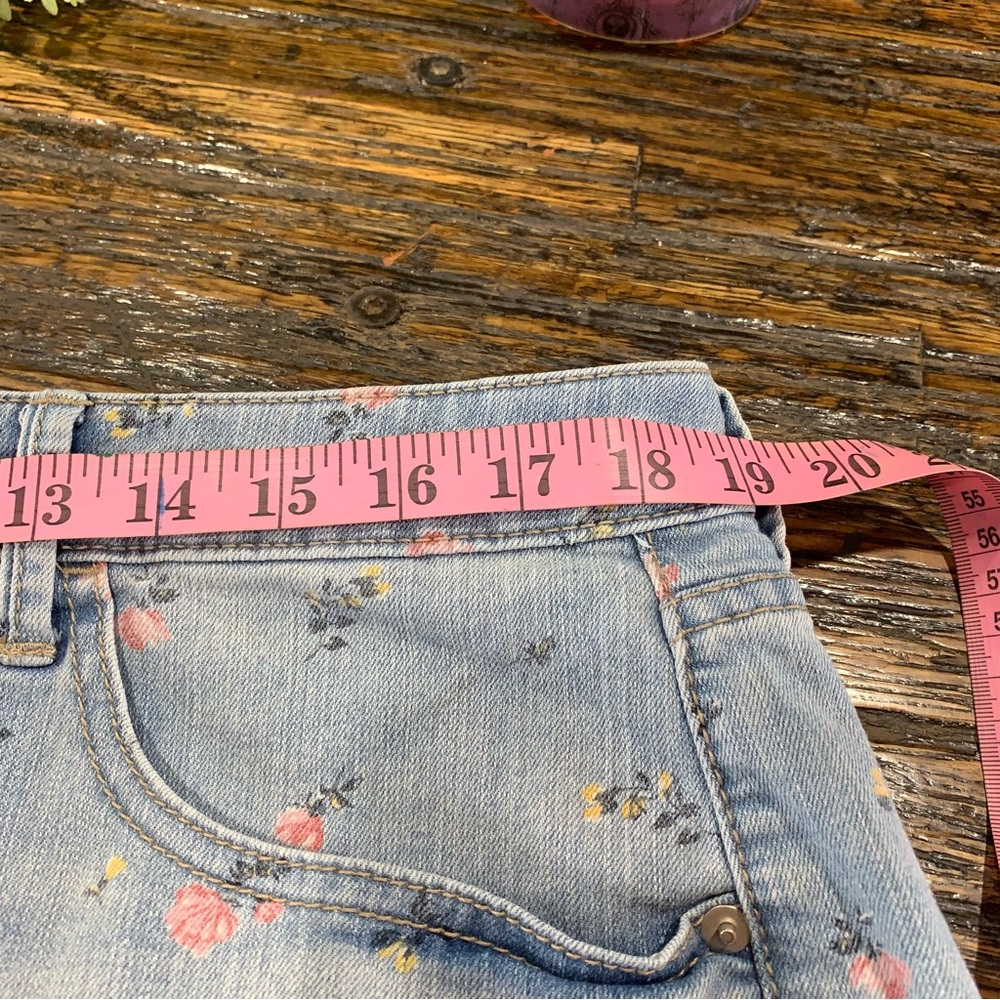 Cheeky High Waist Blue Jean Shorts Spandex Floral Cute 18 Frayed Wild Fable - Picture 8 of 15